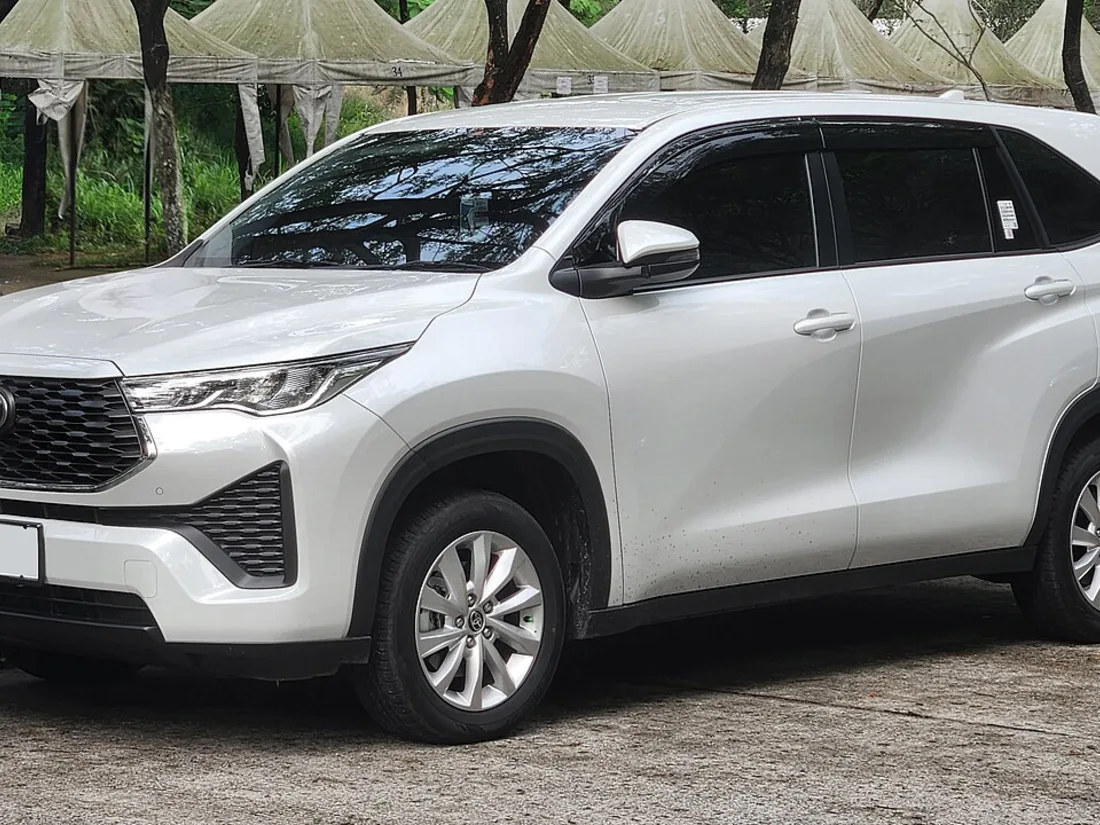 Toyota Innova Zenix Signature